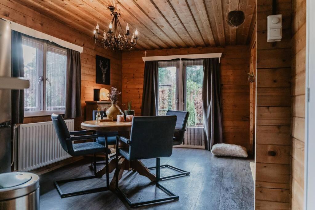 פוטן Cosy And Romantic Forest House Met Sauna Op De Veluwe מראה חיצוני תמונה